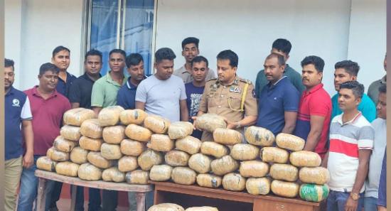 කිලිනොච්චියෙන් කේරළ ගංජා සමඟ සැකකරුවෙකු කොටුවෙයි